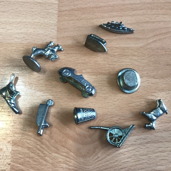 Monopoly Seattle Edition | Real Estate Family Board Game - Picture 5 of 16